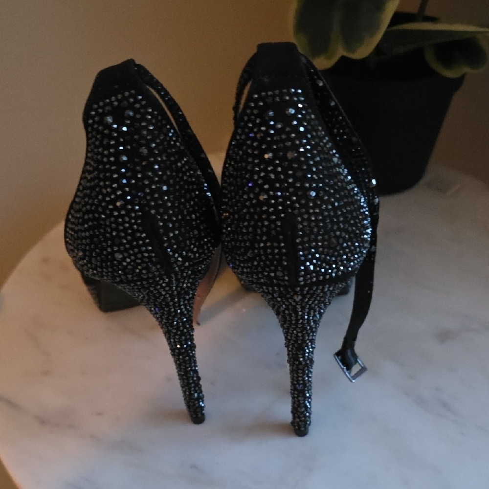 INC International Concepts Black and Tan Heels - Picture 6 of 9